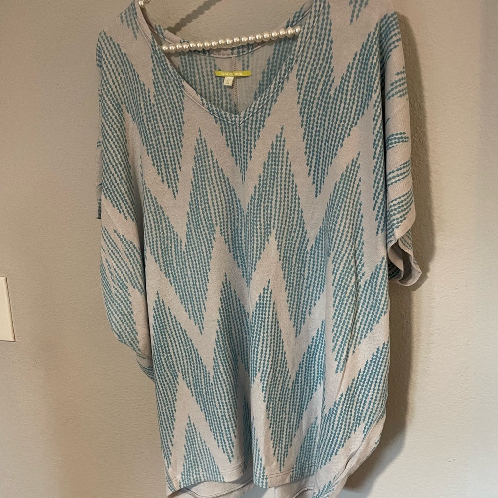 Gianni Bini Blue and Gray Knit Top - Large